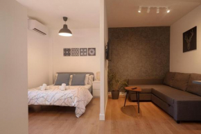 Cozy Studio Apartment near to Airport